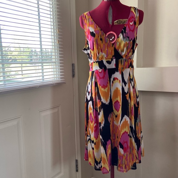 TIANA B. women multicoloured v neck sleeves less knit lined dress. Size L. Used. - Picture 12 of 16